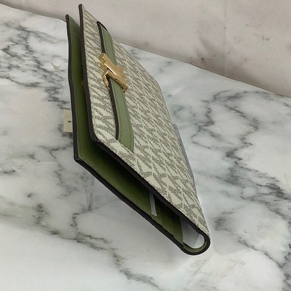 NWT - Michael Kors - Lrg Tote & Wallet - Picture 5 of 7